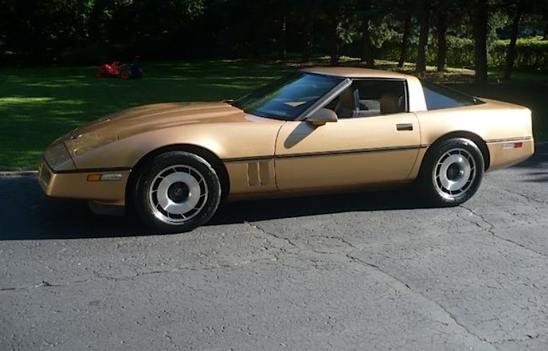 Gold 1982 GM Chevrolet Corvette 